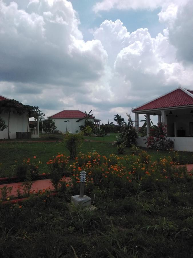 Koh Ker Hotel And Restaurant Phumi Moreal Exterior photo